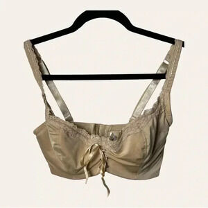0344. Frederick’s of Hollywood Vintage Underbust Bra 32F Beige Lace Trim